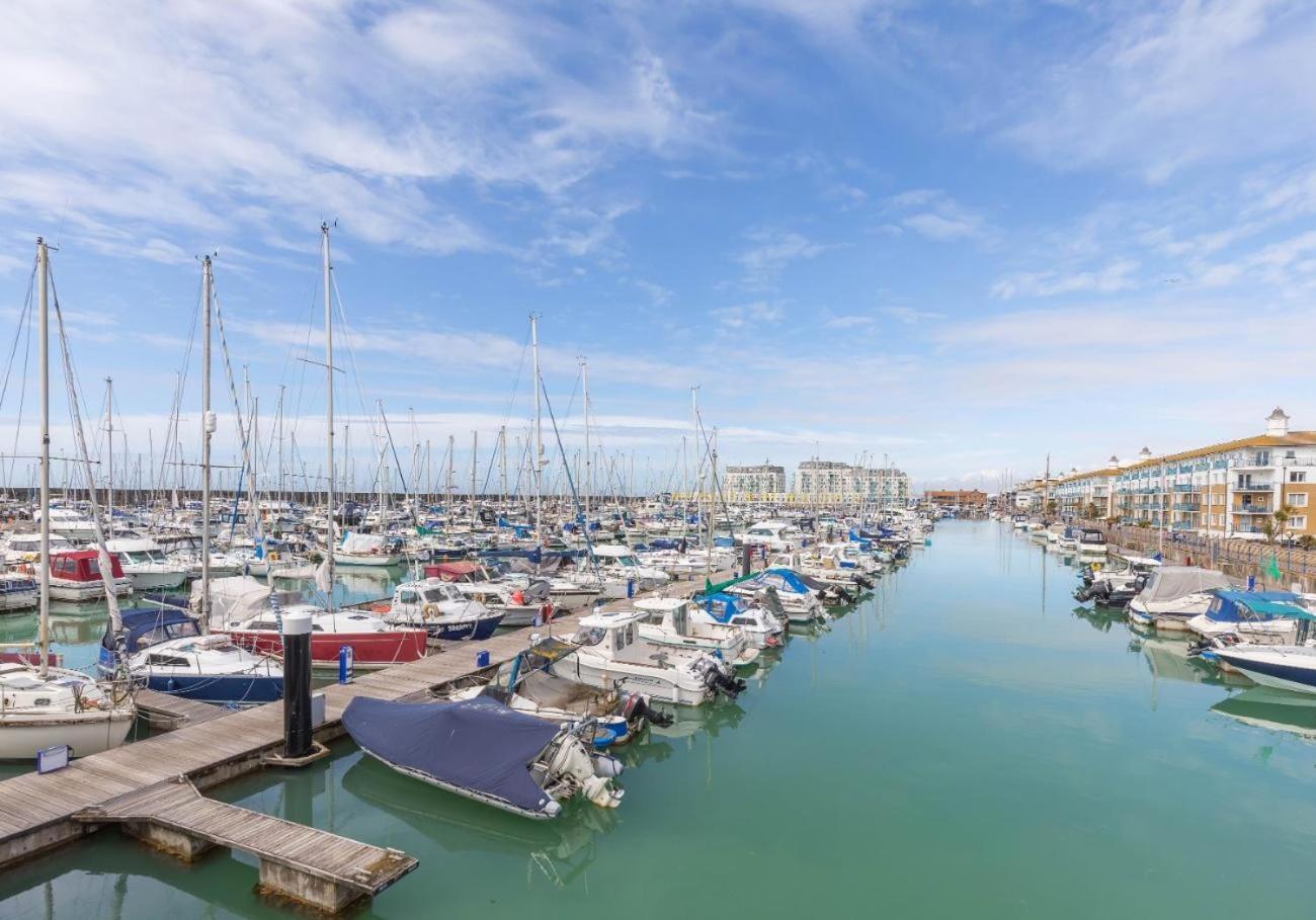On The Water 3 With Free Parking - By My Getaways Apartment Brighton Exterior photo